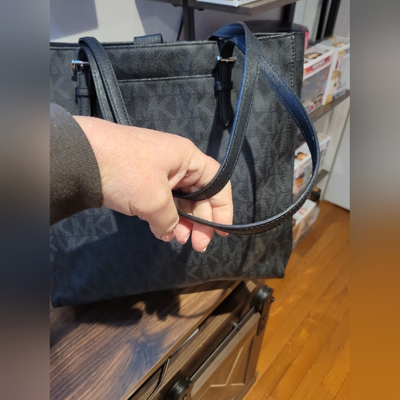 Michael Kors black tote - Picture 3 of 10